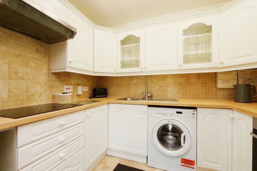 Property photo 2 of 14