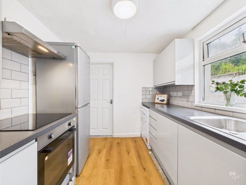 Property photo 3 of 12 Photo 6