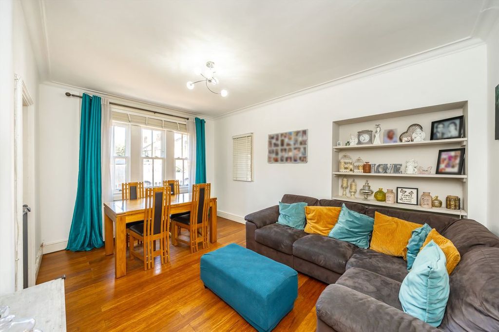 Property photo 2 of 7