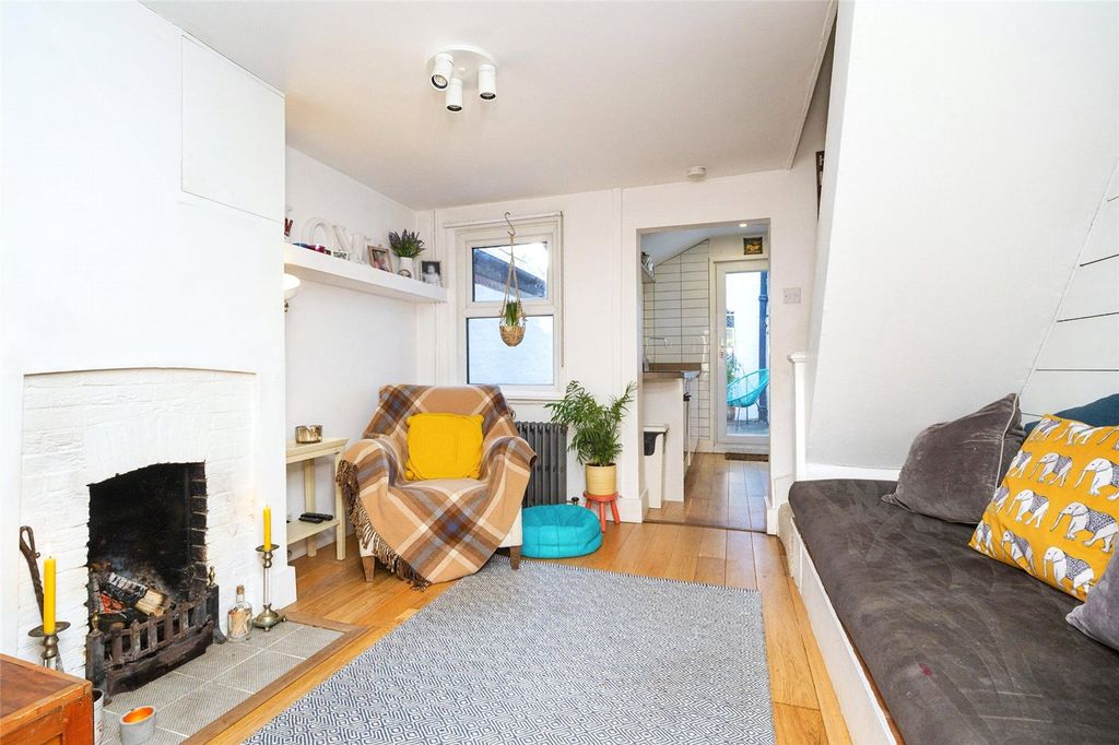 Property photo 3 of 10