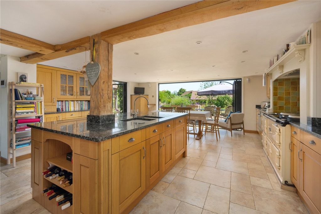Property photo 3 of 46 Picture No. 03