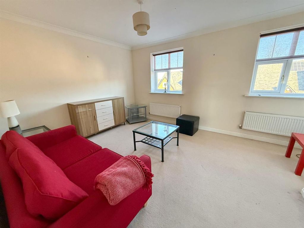 Property photo 3 of 11