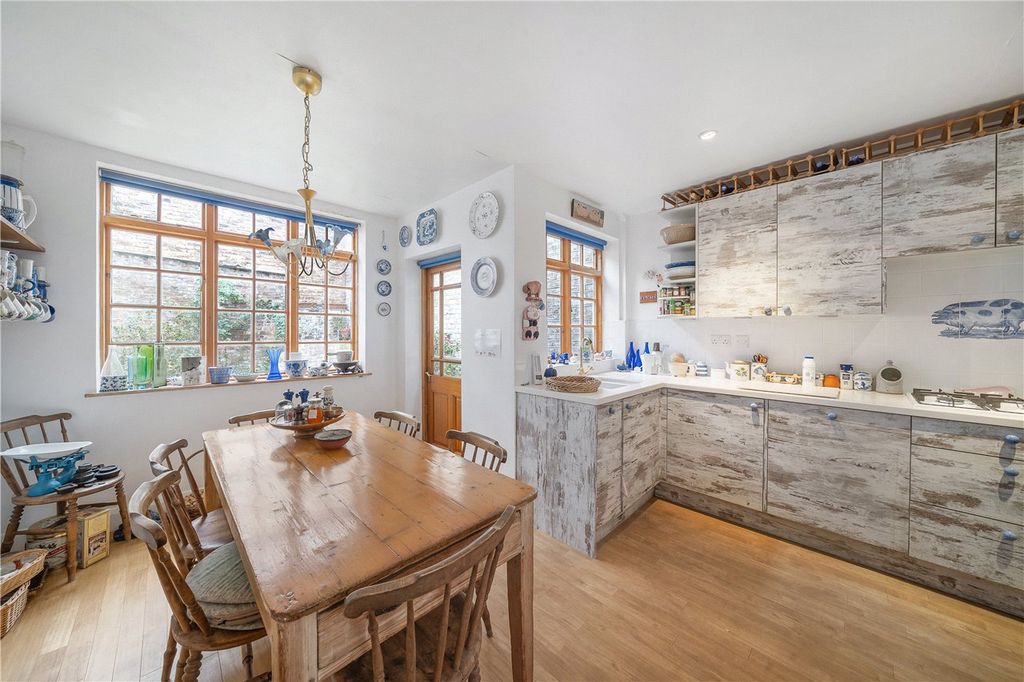Property photo 2 of 11 Breakfast Room