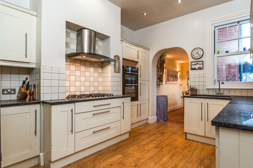 Property photo 2 of 19