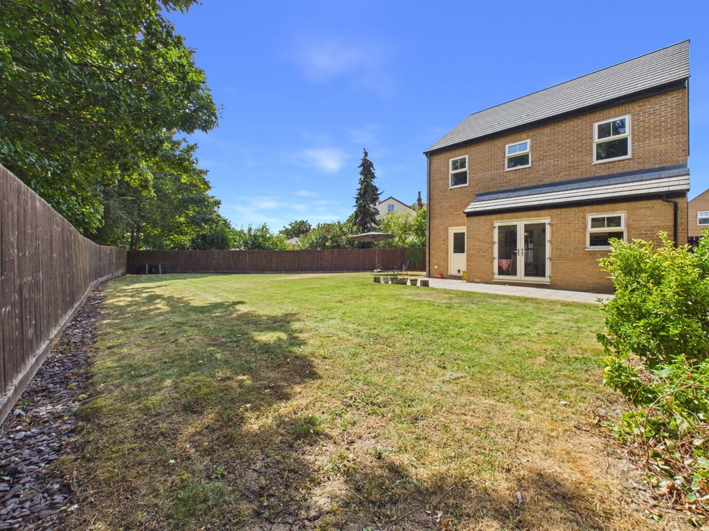 Property photo 3 of 22 Cam02637G0-Pr0063-Still030-2