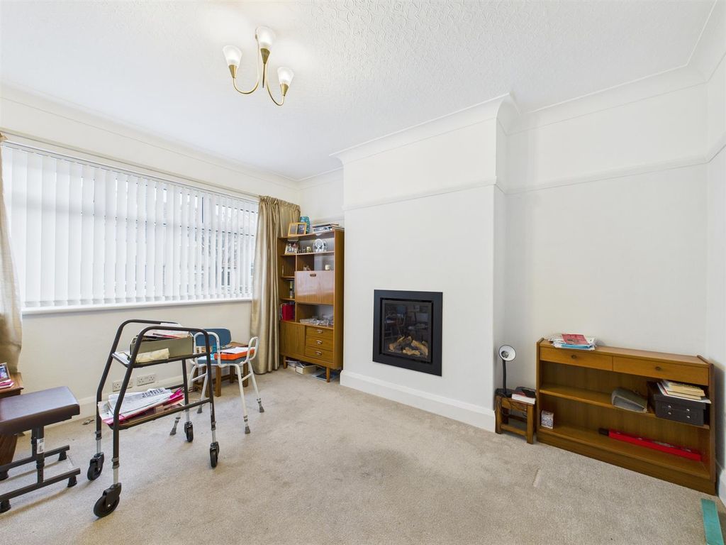 Property photo 3 of 34 Cam03844G0-Pr0385-Still002.Jpg