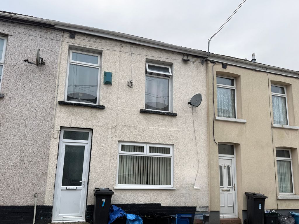 Property photo 1 of 2