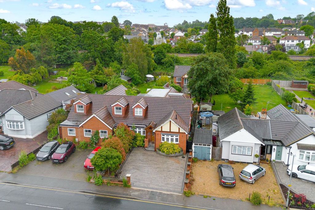 Property photo 3 of 32