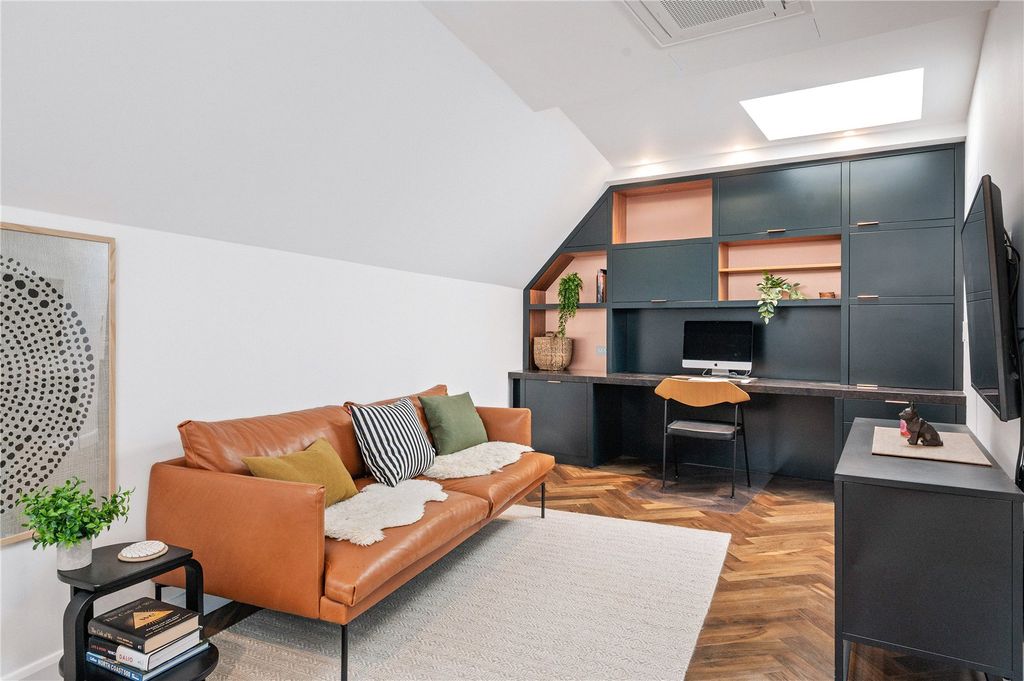 Property photo 3 of 26 Picture No. 18