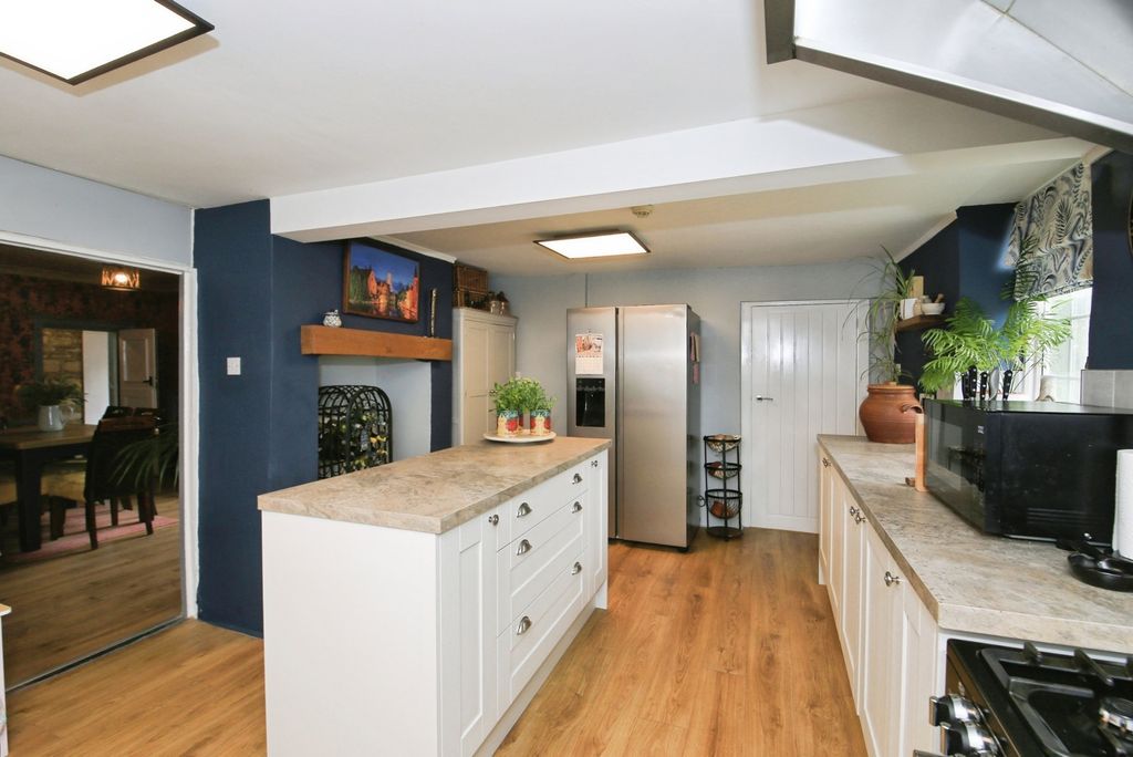 Property photo 3 of 21 Pbox-Img.Jpg