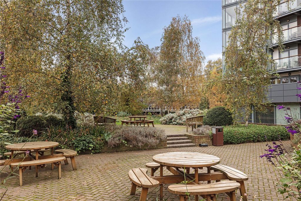 Property photo 3 of 28 Picture No. 24