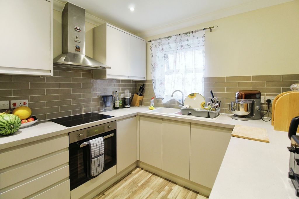 Property photo 2 of 20 Kitchen