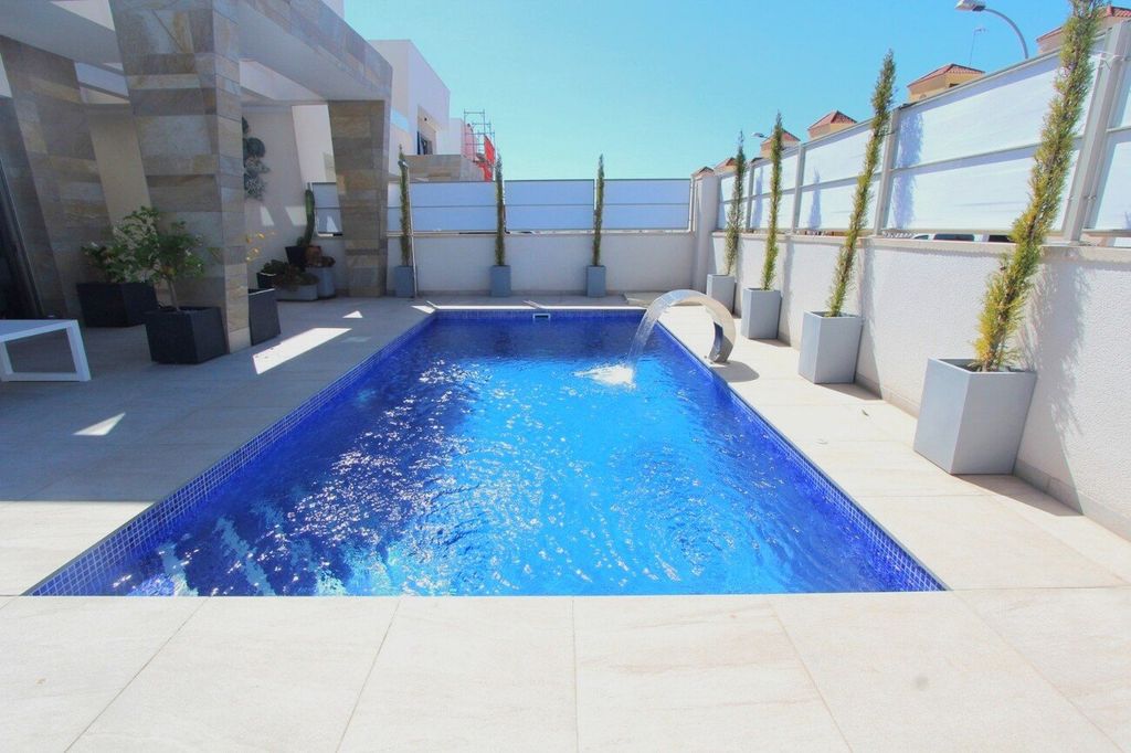 Property photo 3 of 37