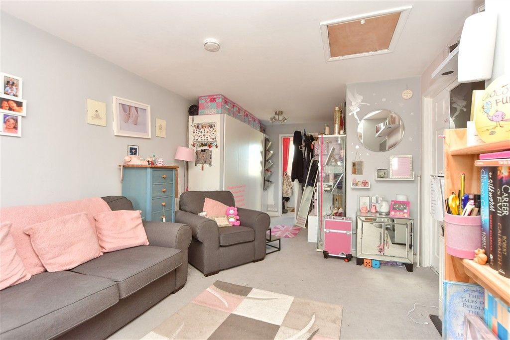 Property photo 3 of 9 Kitchen/Living Area