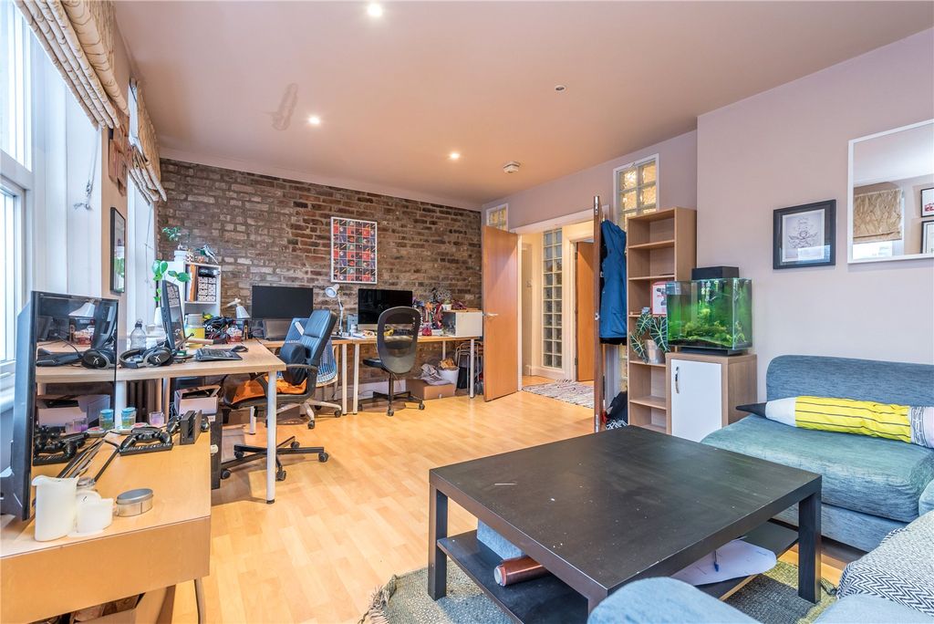 Property photo 1 of 11 Picture No. 05