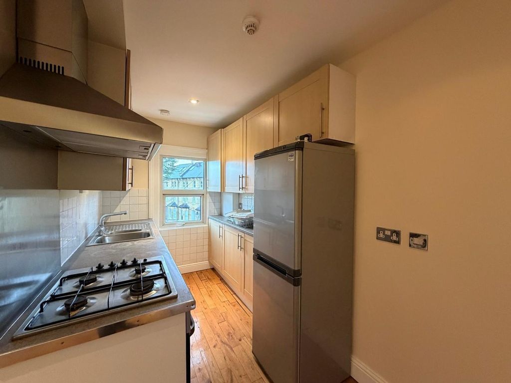 Property photo 3 of 9 Grange Park 7.Jpg
