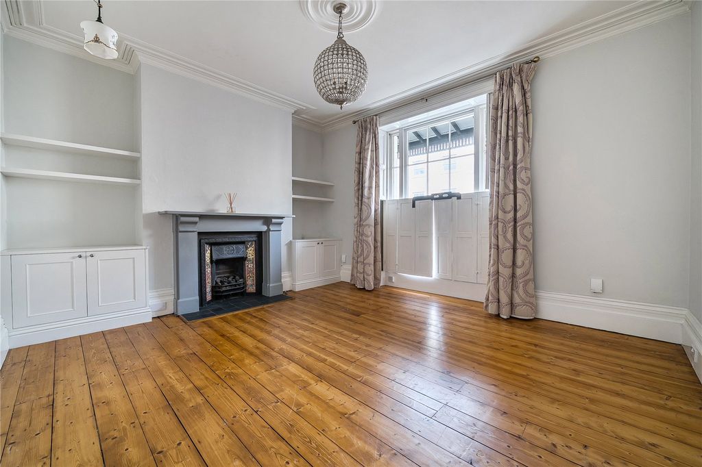 Property photo 2 of 21 Picture No. 02