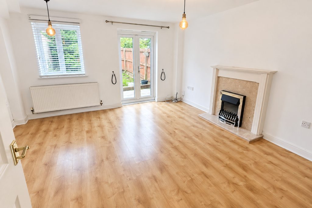 Property photo 3 of 11 Living/Dining Room