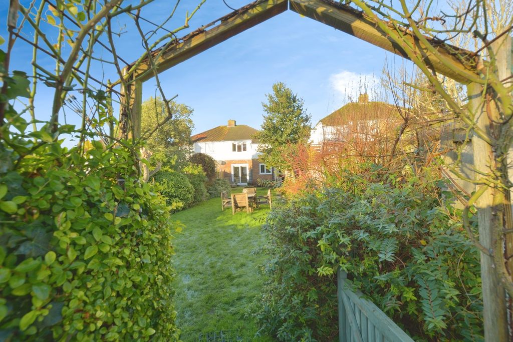 Property photo 2 of 20 Garden