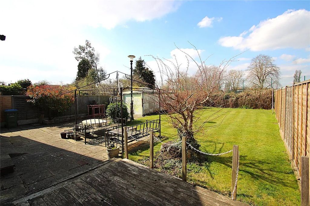 Property photo 2 of 28