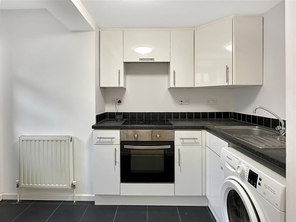 Property photo 3 of 15 Img (2).Jpg