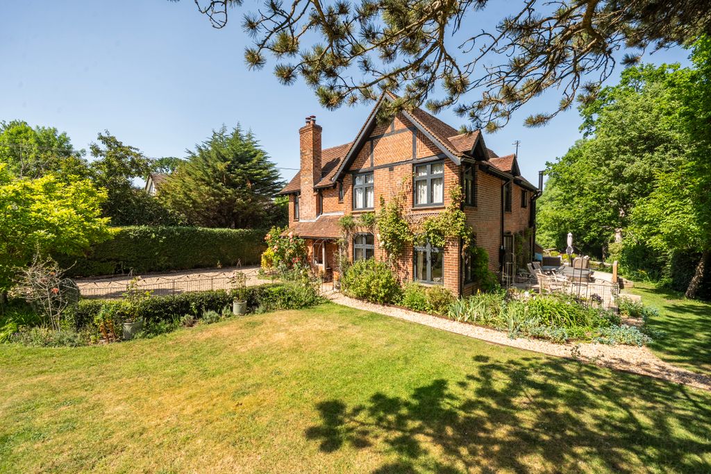 Property photo 1 of 19