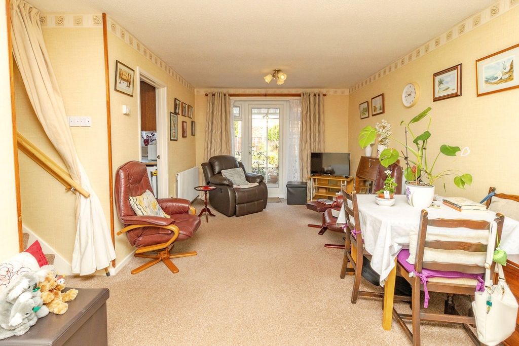 Property photo 2 of 16 Picture