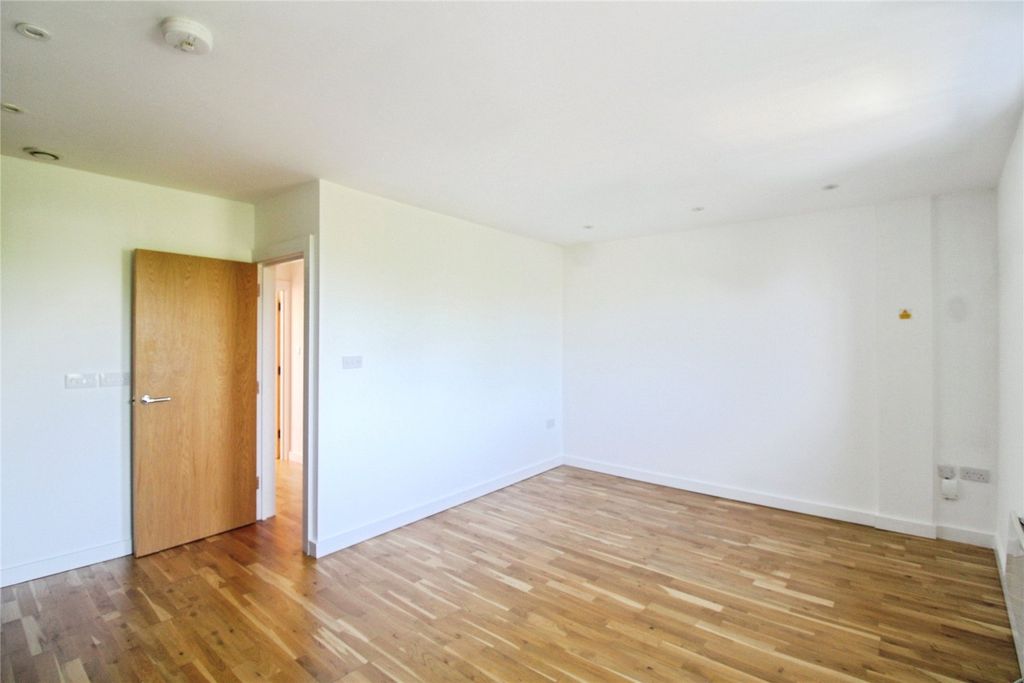 Property photo 2 of 8 Picture No. 22