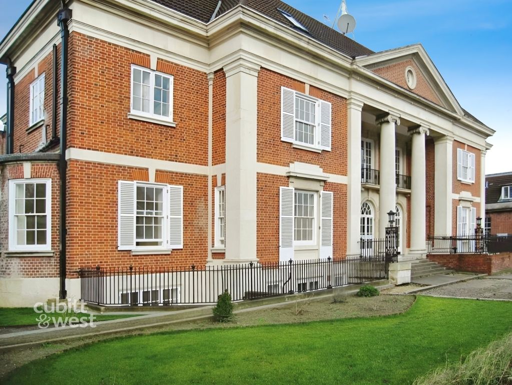 Property photo 1 of 10 Front