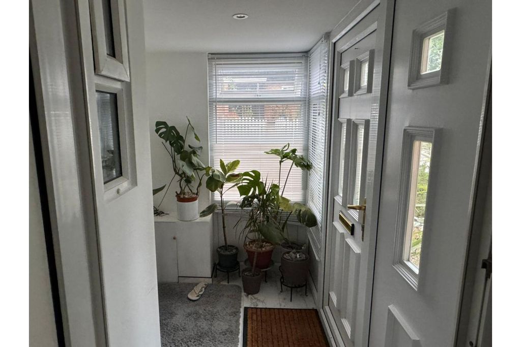 Property photo 3 of 29 Entrance Porch