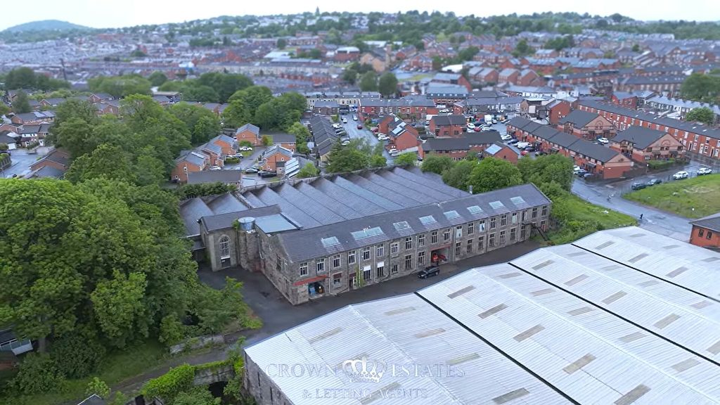 Property photo 2 of 28