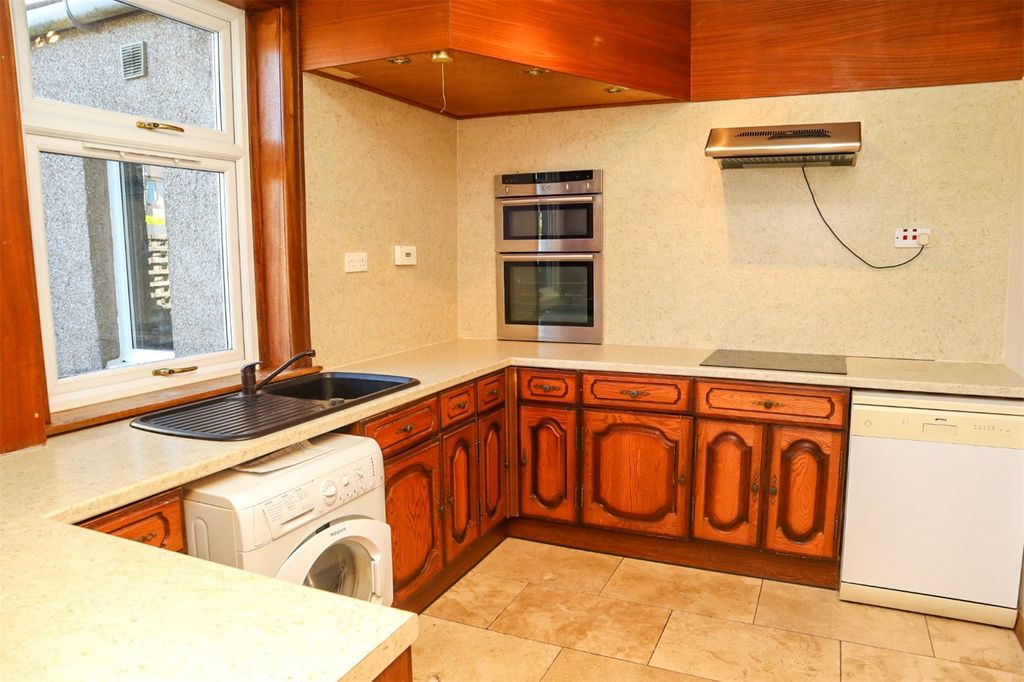 Property photo 2 of 27 Kitchen