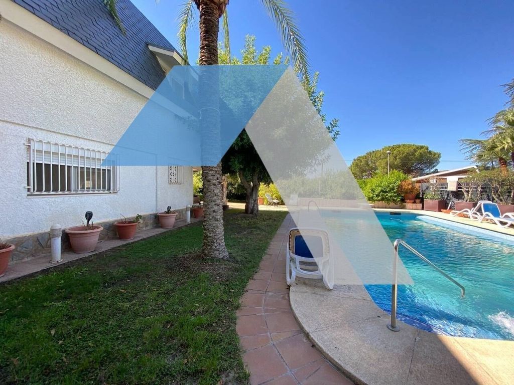 Property photo 1 of 43