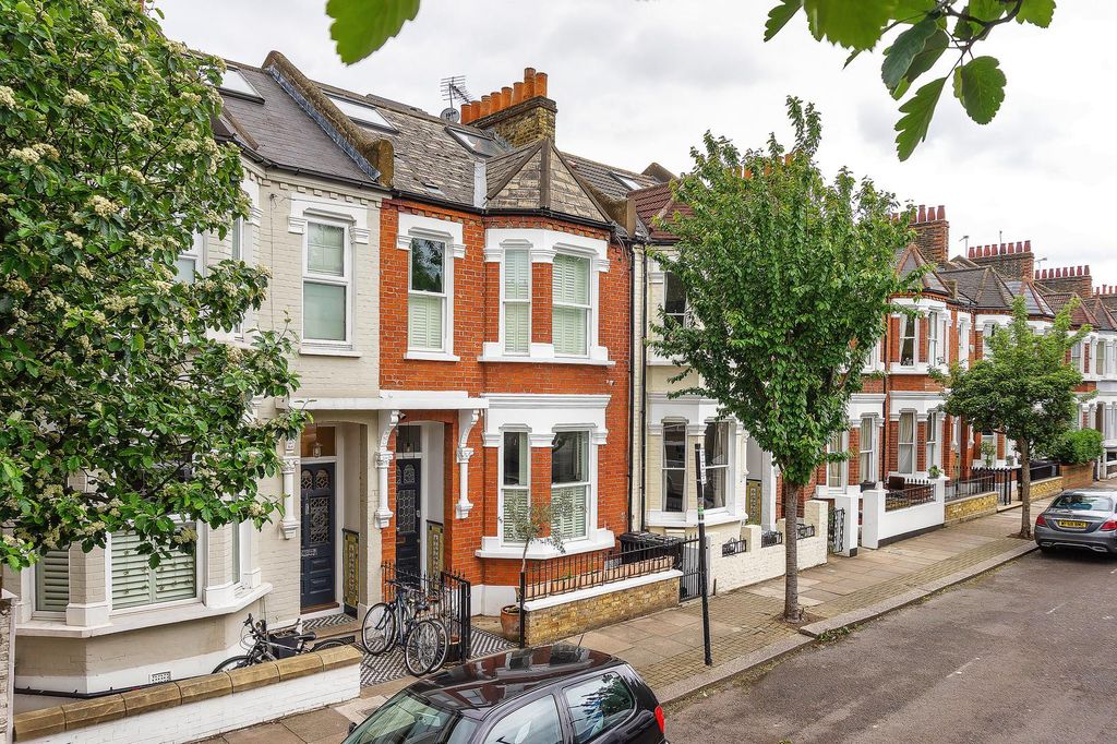 Property photo 1 of 33 3B451538E31240d4984d5c4E8B5Caee7_9F61Fdbf084B4Ecf8