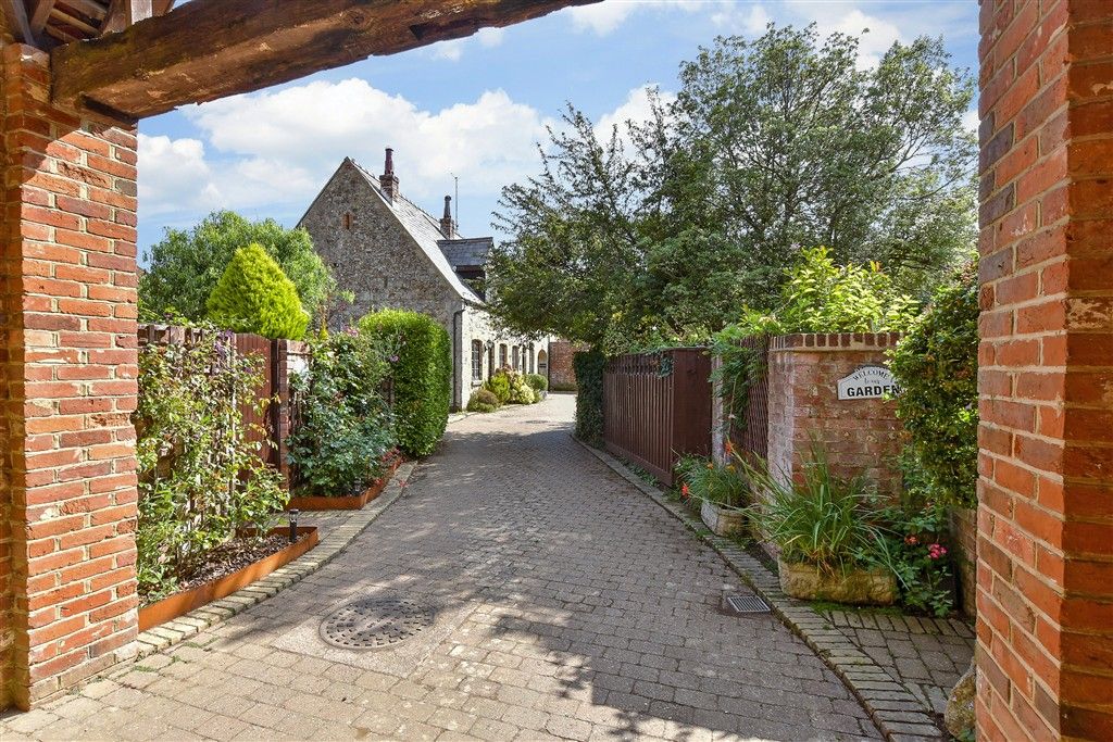 Property photo 2 of 11 External Lifestyle Photograph