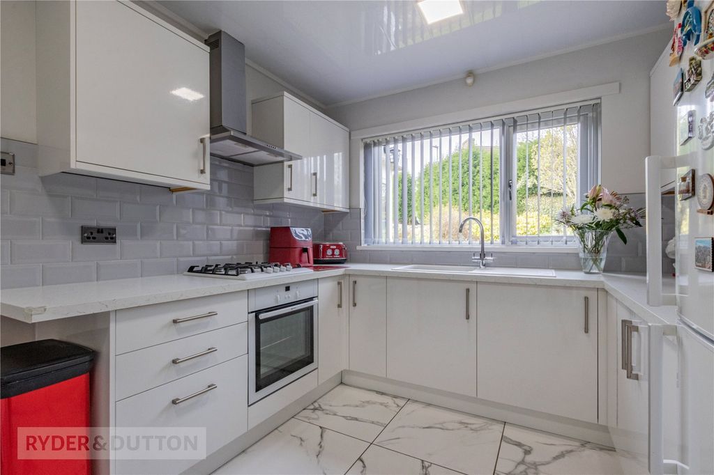 Property photo 3 of 21 Kitchen