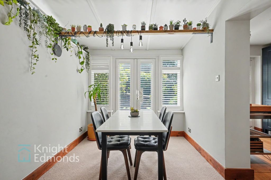 Property photo 3 of 28 Dining Area