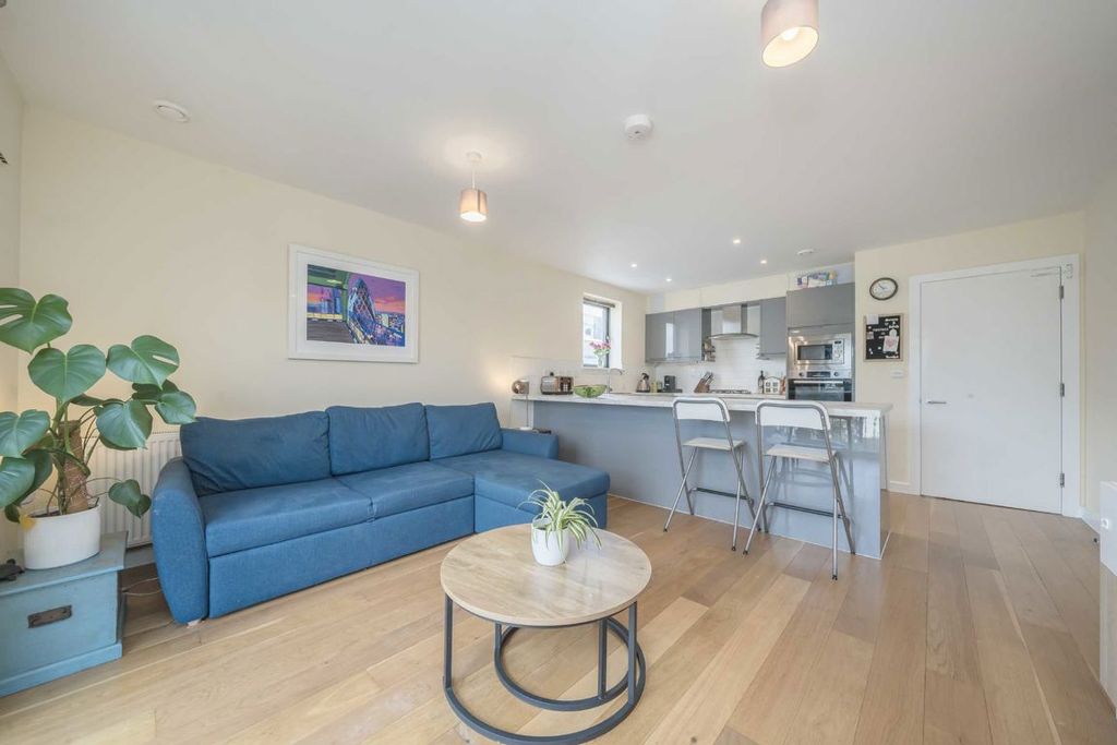 Property photo 1 of 6
