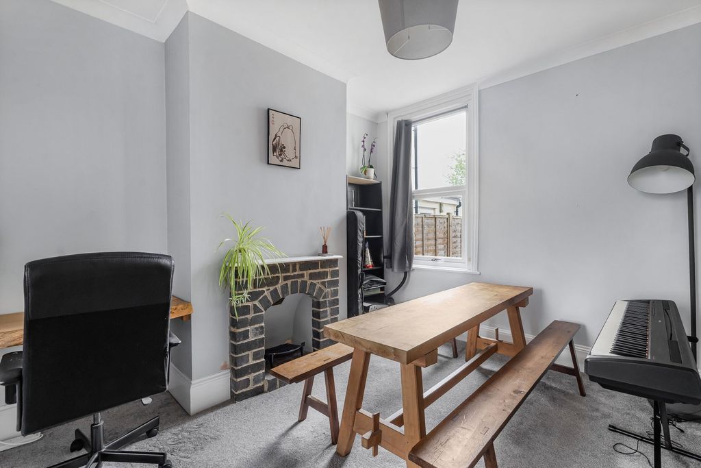 Property photo 3 of 18