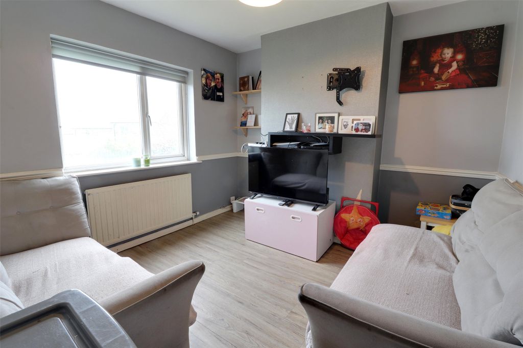 Property photo 3 of 13 3 - Picture No. 03