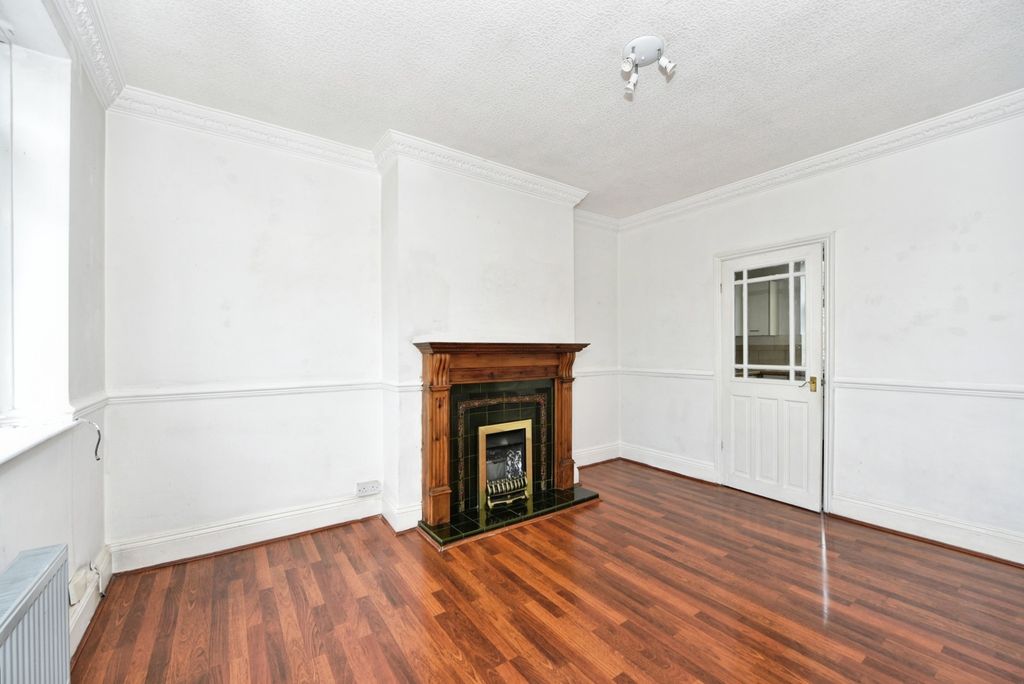 Property photo 3 of 14 Pbox-Img.Jpg