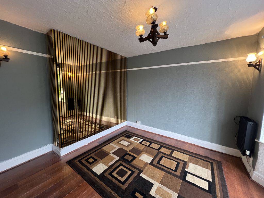Property photo 2 of 11 Hurst