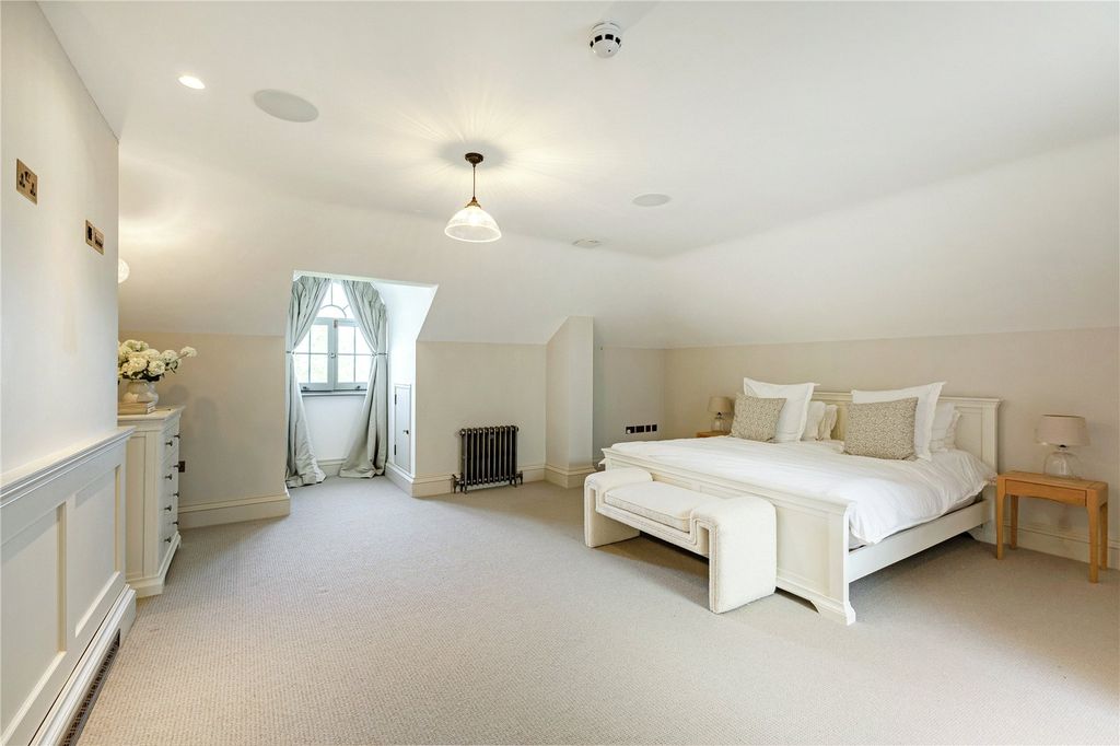 Additional image 27 of 6 bed detached house for saleChurch Gate, High Street, Edlesborough, Buckinghamshire LU6