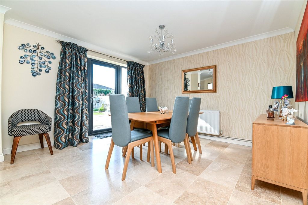 Property photo 3 of 22 Picture No. 06