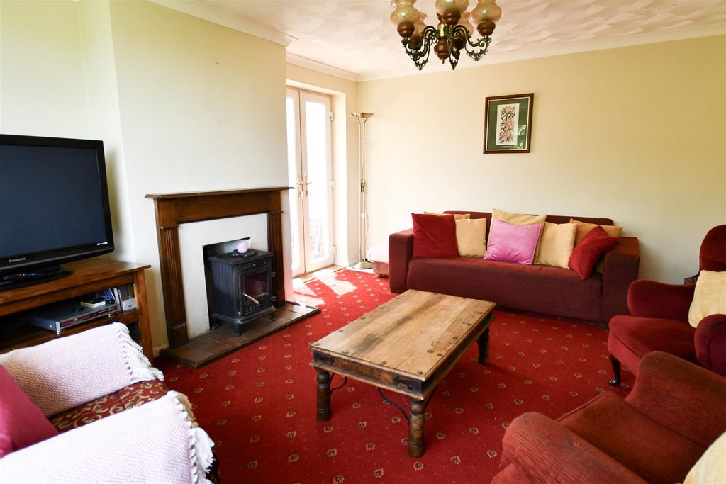 Property photo 2 of 19