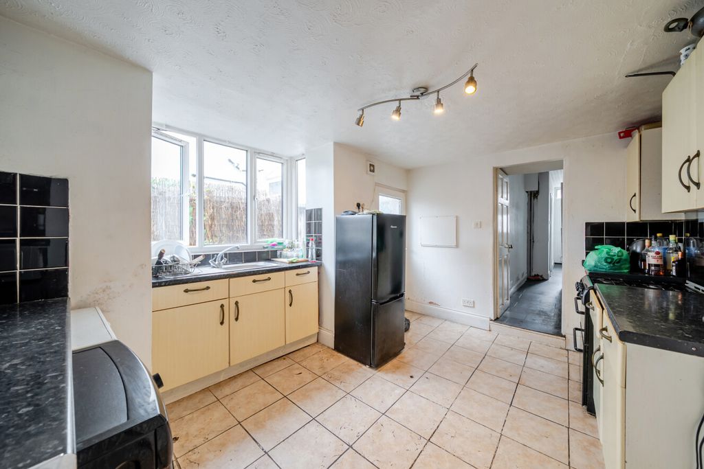 Property photo 3 of 23 1465849-12-6A1Ec7...