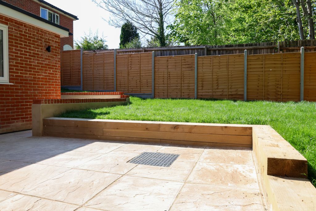 Property photo 3 of 26 Garden 1-2