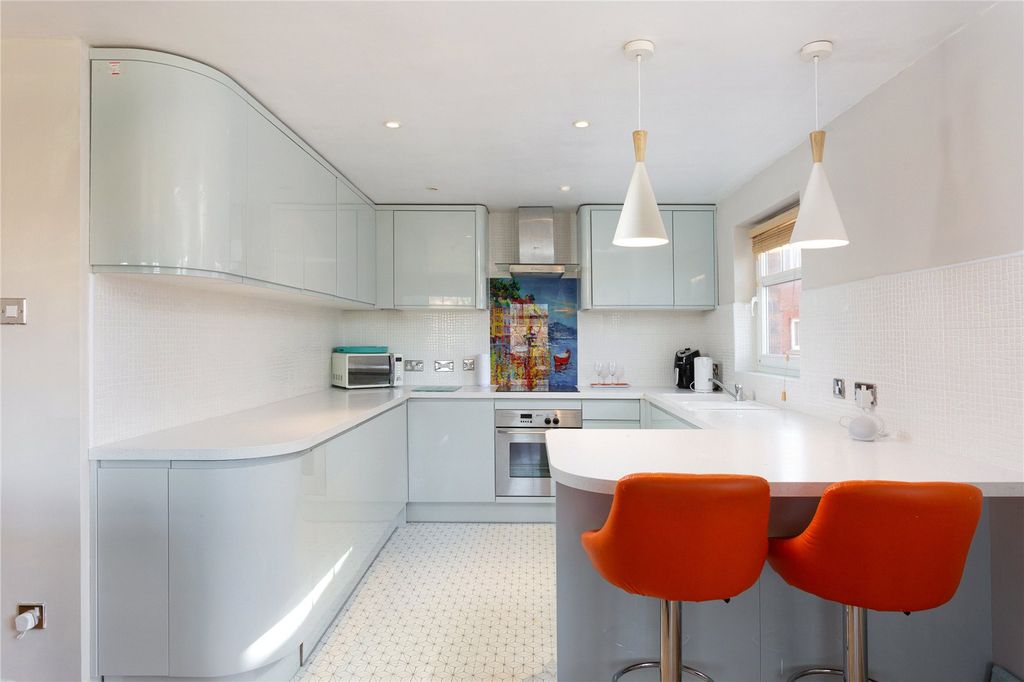 Property photo 2 of 12 Photos