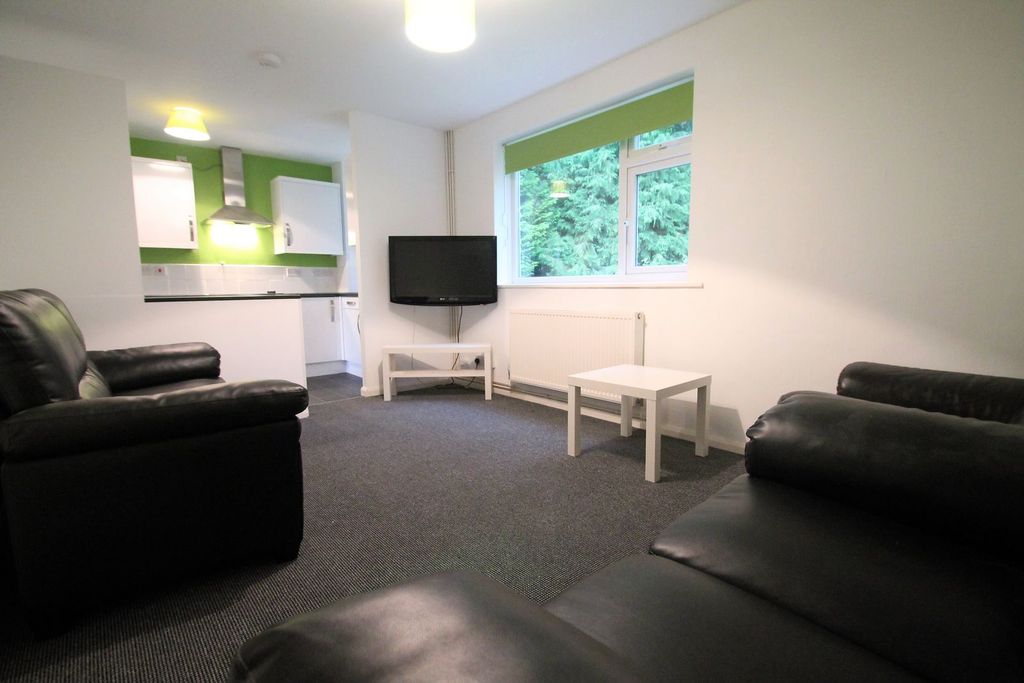 Property photo 1 of 8 Lounge