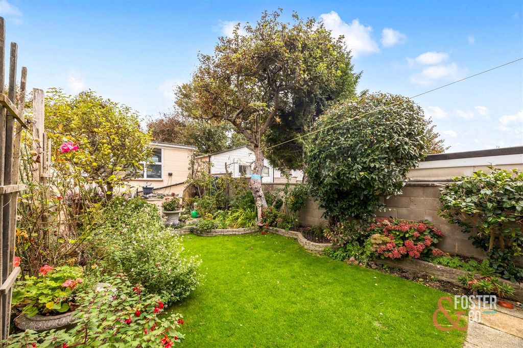 Property photo 2 of 20 Old Shoreham Road 67-018.Jpg